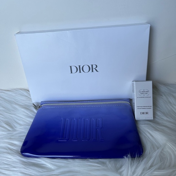 Dior pouch in gradiated blue color with Dior charm plus La mouse travel size - Picture 1 of 3